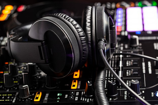 Can a DJ Mixer Be Used as an Audio Interface?